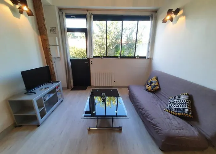 Holiday home Centre Au Calme Jardin Et Parking Public