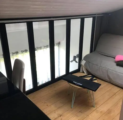 Holiday home Centre Au Calme Jardin Et Parking Public